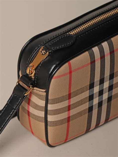 prezzo borsa burberry tracolla|Borse a tracolla firmate da donna .